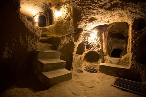 Derinkuyu: the advanced underground city in Turkey using ventilation shafts that could date as far back as 15th century BC - The Vintage News Ancient Underground City, Underground City, Cave City, Fraggle Rock, Cappadocia Turkey, Underground Homes, Cave House, Underground Cities, Place Of Worship