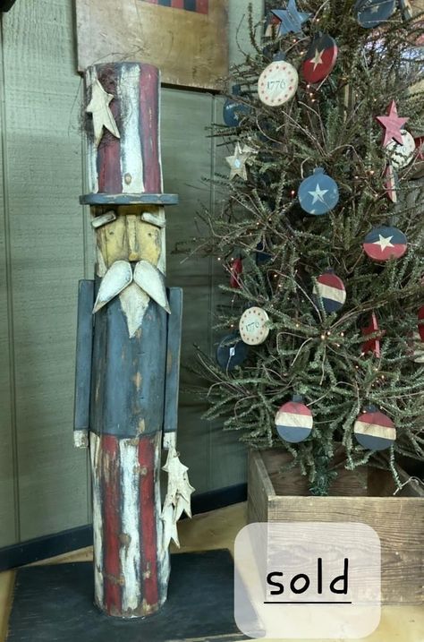 Uncle Sam Wood Crafts, Spring And Summer Crafts, Memorial Day Crafts, Patriotic Doll, Log Decor, Red White And Blue Decor, White And Blue Decor, Fourth Of July Ideas, Flag Ideas