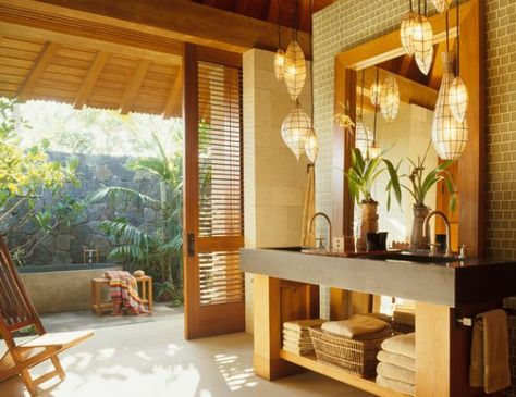 Love the pendants!  22 Bathroom Vanity Lighting Ideas to Brighten Up Your Mornings Tropical Bathroom Decor, Zen Interior Design, Asian Bathroom, Indoor Outdoor Bathroom, Zen Interiors, Outdoor Bathroom Design, Tropical Bathroom, Outdoor Tub, Tub Ideas