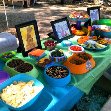 Snacks and desserts at a Scooby Doo Party #Scooby #party Some people are so smart! Why did we not think to have Scooby snacks! Scooby Doo Birthday Party Ideas, Scooby Doo Party, Scooby Doo Birthday, Scooby Doo Cake, Scooby Doo Birthday Party, Scooby Doo Halloween, Snacks And Desserts, Birthday Party Snacks, Scooby Snacks