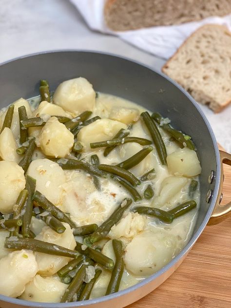 Creamed Beans And Potatoes, Creamed Potatoes And Green Beans, New Potatoes In Cream Sauce, Green Bean Side Dish Recipes, Creamed Green Beans, Vegetable Dinner, Kielbasa And Potatoes, Homemade Bolognese Sauce, Potato Sauce