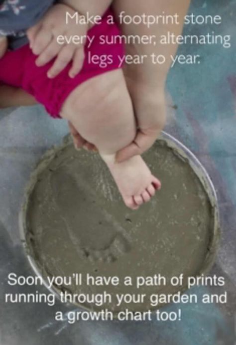 Make a footprint stone every year, alternating legs from year to year. Soon you will have a path of prints running through your garden and a growth chart too! Garden Stones Diy, Stepping Stones Kids, Diy Stepping Stones, Stepping Stone Pathway, Concrete Stepping Stones, Stepping Stones Diy, Garden Stepping Stones, Stone Pathway, Garden Steps