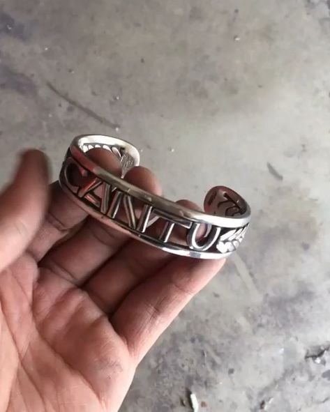 Johnny Ray on Instagram: “🔥#welder #bracelet #goldenarmcrew #bigweldjohnnyray #welding” Welder Bracelets, Welding Art Projects, Bracelet Ideas, Welding Art, Cute Diys, Men's Jewelry, Jewelry Ideas, Wire Jewelry, Art Projects