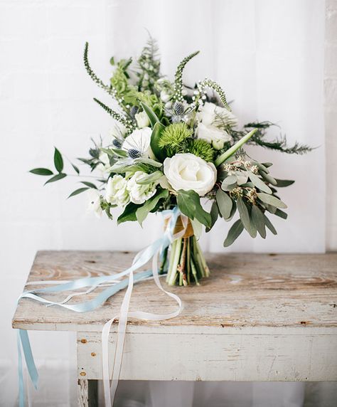 green and white bouquet Bouquet Bride, Geometric Wedding, Deco Floral, Bride Bouquets, Greenery Wedding, Bridal Flowers, Beautiful Bouquet, Event Styling, Green Wedding