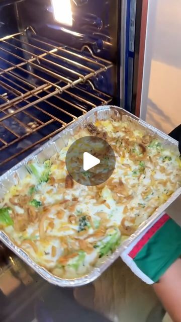 Charles Parks on Instagram: "Healthy One Pan Dinner!" Oven Recipes For Dinner Easy Chicken, Saturday Dinner Recipes, Dinner Recipe Videos For Family, Sheet Pan Dinners Videos, One Pan Meals Easy, One Pan Meals Oven, One Pan Oven Meals, One Pan Casserole, Healthy Meals For Family