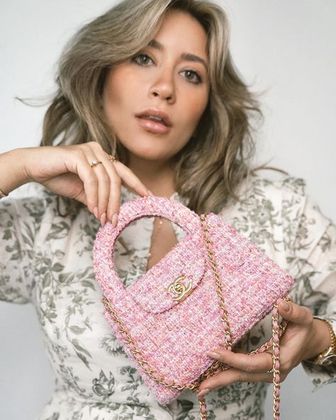 Pink Tweed Chanel bag: icon of style and sophistication. 💖 24P Pink Tweed Quilted Nano Kelly Shopper Aged Gold Hardware $5,995.00 USD Tweed Chanel Bag, Chanel Kelly, Pink Tweed, Bag Icon, Year 2024, Chanel Bag, Gold Hardware, Chanel, Pink