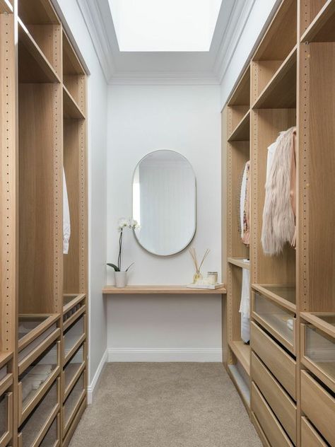 Walk In Wardrobe Ideas Master Bedrooms, Walk In Wardrobe Design, Bedroom With Walk In Closet, Unusual Furniture, Closet Design Layout, Walk In Closet Design, Walk In Robe, Closet Layout, Wardrobe Room