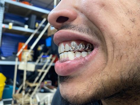 Men’s Grillz, Single Tooth Grill Men, Grillz For Men, Silver Grillz Men, Grillz Inspiration, Grillz Teeth Men, Doja Concert, Grillz Men, Fang Grillz