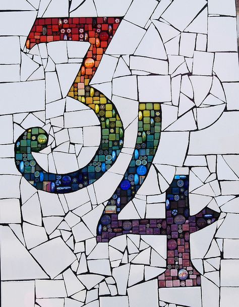 Mosaic house numbers.. White Porcelain Tile, Rainbow House, Mosaic Madness, Mosaic Stained, Mosaic Design, Mosaic House, Mosaic Artwork, Creation Deco, Mosaic Garden