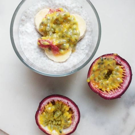 Passion Fruit Chia Seed Pudding Fruit Chia Seed Pudding, Chia Seed Recipes, Candida Diet, Chia Seed Pudding, Healthy Shopping, Healthy Snacks Easy, Healthy Fruits, Chia Pudding, Perfect Breakfast