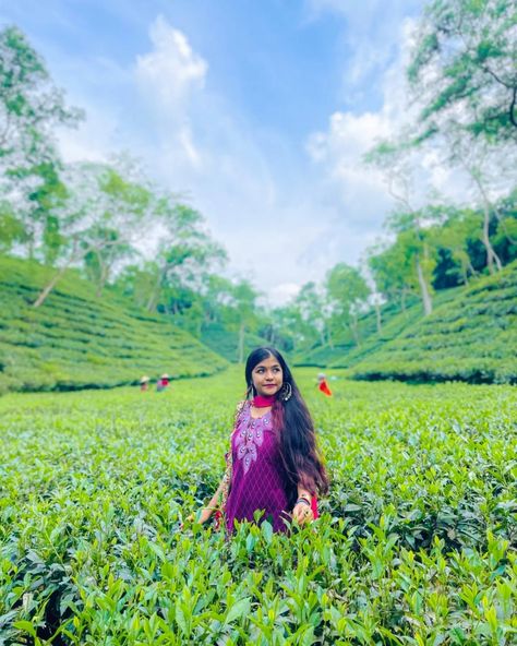 Sylhet Tea Garden, Poses In Tea Garden, Tea Garden Poses, Tea Garden Photography Pose, Tea Garden Outfit, Tea Garden Photography, Garden Poses, Dil Photos Love, Station Photo