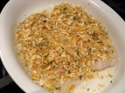 This is a traditional New England classic made with the perfect combination of fresh bread crumbs and Ritz crackers for the topping. A litt... Baked Haddock Recipes, Flounder Fish Recipes, Seafood Casserole Recipes, Baked Haddock, Haddock Recipes, Cracker Toppings, Fresh Bread Crumbs, Ritz Crackers, Crumb Topping