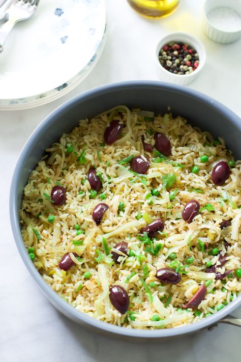 Leek Kalamata Rice Recipes With Leeks, Chile Recipes, Vegan Rice, Easy Rice Recipes, Chicken Zucchini, Veggie Delight, Summer Side Dishes, Asparagus Recipe, Rice Recipe