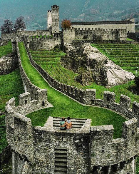 Fabio Balassi 🌎🇨🇭📽 on Instagram: “Castelgrande Bellinzona with my ❤ . . . . . #bellinzona #castelgrande #castelli #ticino #ticinomoments #ticinoturismo #switzerland…”