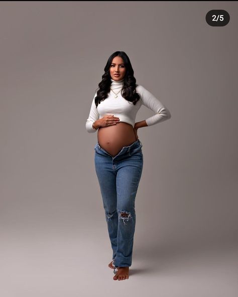 Maternity Photoshoot In Jeans, Maternity Photoshoot Jeans Outfit, 30 Weeks Pregnant Photos, Blue Jeans Maternity Shoot, Maternity Photo Shoot Studio, Simple Studio Maternity Photos, Maternity Poses Studio, Jean Maternity Shoot, Maternity Pictures Studio