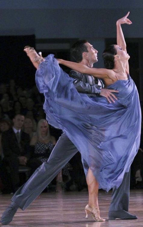 Beautiful Dancing Ballroom, Ballroom Dancer, Ballroom Dance Latin, Dance Like No One Is Watching, Argentine Tango, Shall We Dance, Ballroom Dancing, People Dancing, Ballroom Dance Dresses