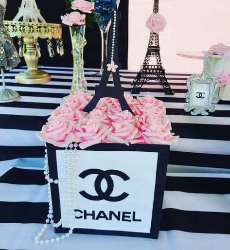 Chanel Centerpiece Ideas, Chanel Centerpieces, Paris Centerpiece Ideas, Fashionista Birthday Party, 55th Birthday Party Ideas, Chanel Birthday Party Decoration, Chanel Bridal Shower, Chanel Baby Shower, Wedding Decorations Diy Centerpiece