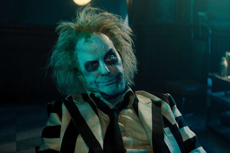 Winona Ryder and Jenna Ortega Summon Michael Keaton Back in 'Beetlejuice Beetlejuice' Trailer Beetlejuice Michael Keaton, Michael Keaton Beetlejuice, Beetlejuice Film, Beetlejuice Characters, Best Films To Watch, Tim Burton Beetlejuice, Film Cult, Colleen Atwood, Catherine Tate