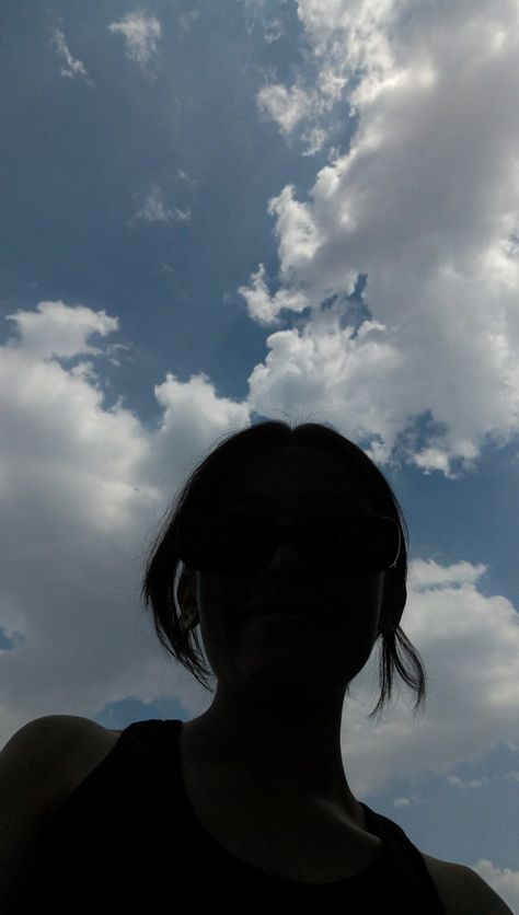 Sky Selfie, Instagram Profile Pic, Aesthetic Clouds, Clouds Aesthetic, Beautiful Eye Makeup, Beautiful Eye, Selfie Ideas, Cute Selfie Ideas, Pic Ideas