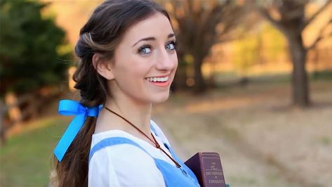 Be our guest and try this Belle from “Beauty and the Beast” Halloween hair tutorial Belle Hair Tutorial, Easy Halloween Hair, Belle Halloween Costume, Beauty And The Beast Halloween, She Quotes Beauty, Belle Halloween, Belle Hairstyle, Belle Beauty And The Beast, Yellow Gown