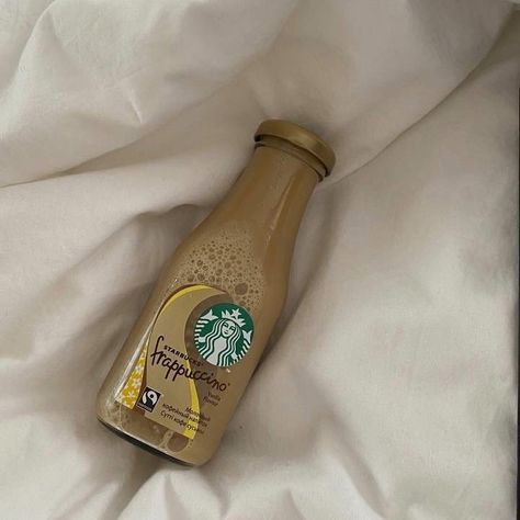 Starbucks Glass Bottles, Starbucks Frappuccino Bottles, Starbucks Bottles, Office Snacks, Coffee Starbucks, Starbucks Frappuccino, Old Disney, Starbucks Coffee, Coffee Bottle