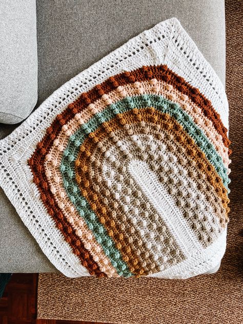 Greetings fellow creatives and crocheters! If you're looking for amazing creative ideas and free crochet patterns, don't hesitate to click the link above! 🍀 Crochet Boho Blanket, Boho Blanket, Rainbow Blanket, Handmade Baby Blankets, Handmade Baby Gifts, Baby Projects, Needle Arts, Boho Rainbow, Boho Crochet