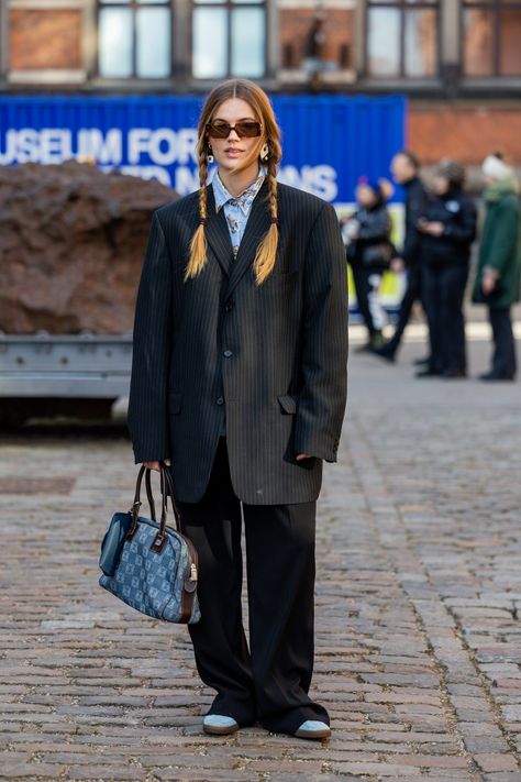 Danish Minimalism, Copenhagen Fashion Week Street Style, Copenhagen Street Style, Latest Trends In Fashion, Fashion Week Outfit, Copenhagen Fashion, Scandinavian Fashion, Copenhagen Style, Copenhagen Fashion Week