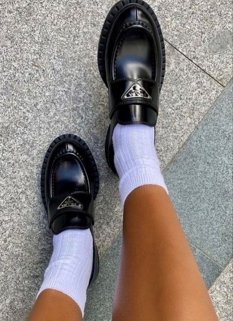 Cute aesthetic loafer inspiration 2022 trends chic preppy style outfit women’s shoes Prada designer Loafers Women Outfit, Preppy Style Outfits, Prada Loafers, Summer Slippers, Prada Shoes, Dream Shoes, Sneaker Heels, Heeled Loafers, Lookbook Outfits