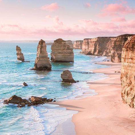 12 Apostles Australia, Austin Travel, 12 Apostles, 3 Days Trip, Twelve Apostles, Travel Tags, Great Ocean Road, Travel Quotes Inspirational, Bus Travel