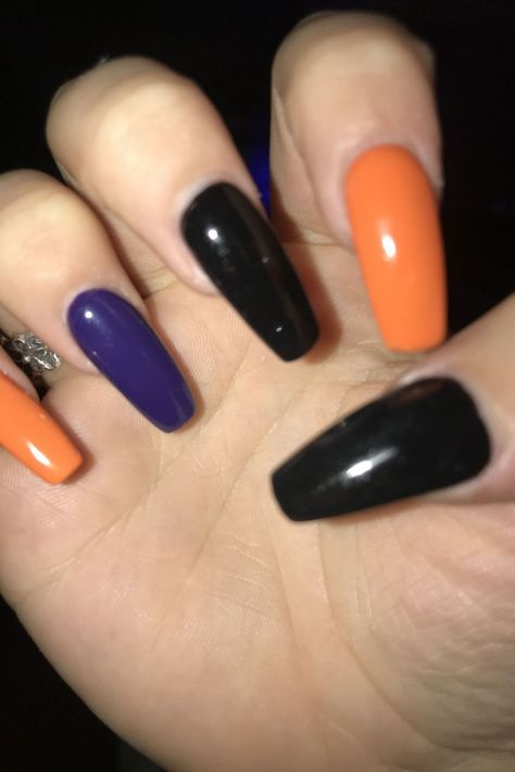 Halloween Nail Colors, Simple Halloween Nails, Square Nails Ideas, Halloween Nails Acrylic, Square Nails Art, Nails Acrylic Almond, Halloween Nails Diy, Black Halloween Nails, Halloween Nails Easy