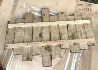 Casa In Pallet, Recycled Wood Projects, Diy Scrap Wood, Pallet Wall Decor, Scrap Wood Crafts, Barn Wood Projects, Funky Junk Interiors, Wood Projects That Sell, Scrap Wood Projects