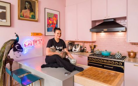 Gizzi Erskine, Tv Personality, Camera Shy, 50 Shades Of Grey, Kitchen Inspo, The Chef, Kitchen Paint, Making 10, 50 Shades