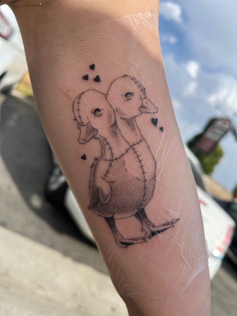 Abstract Tattoo Ideas, Tattoos Cute, Duck Tattoos, Shin Tattoo, Creepy Animals, Armband Tattoos, Goth Tattoo, Clown Tattoo, Simple Tattoo Designs