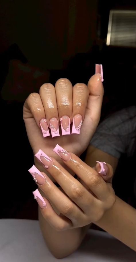 V Day Outfit Casual, Mid Length Nails Acrylic, Dope Nail Designs Mid Length, Croc Print Nails, Pink Tip Nails, Drip Nails, Colored Acrylic Nails, French Tip Acrylic Nails, Print Nails