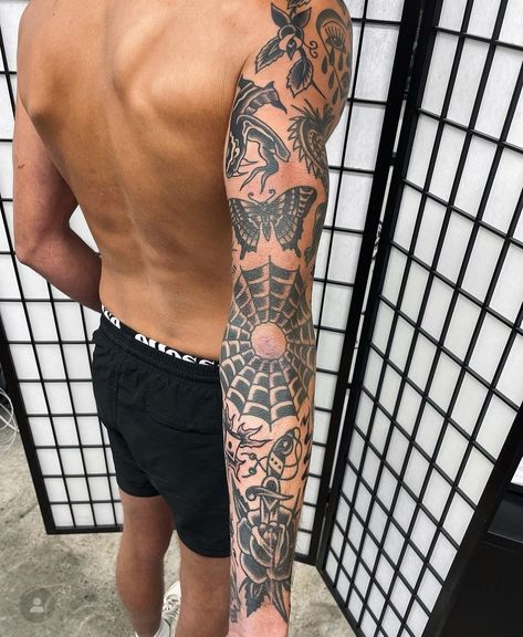 Traditional Tiger Forearm Tattoo For Men, Knee Skull Tattoo Men, American Traditional Tattoo Back Piece, Black And White Patchwork Tattoo, Christian Traditional Tattoo, Shoulder Sleeve Tattoo Men, Traditional Back Tattoos, Black Traditional Tattoo Sleeve, Traditional Tattoo Men