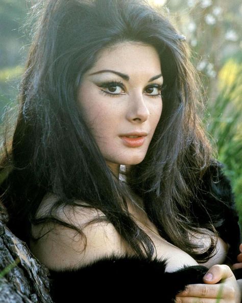 In Love With Retro 💎 on Instagram: “Meet gorgeous Edwige Fenech, an Italian actress and film producer. She is mostly known as the star of a series of commedia sexy…” Edwige Fenech, Italian Beauty Secrets, French Beauty Secrets, David Bailey, Jane Seymour, Italian Actress, French Beauty, Vintage Makeup, Film Producer