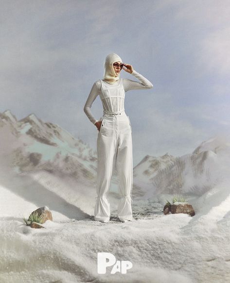 Icy Fashion Editorial, Winter Fashion Shoot Ideas, Snow Fashion Photography Editorial, Snow Fashion Editorial, Winter Editorial Fashion, 70s Ski Fashion, Winter Campaign Fashion, Winter Editorial Photoshoot, Winter Collection Photoshoot