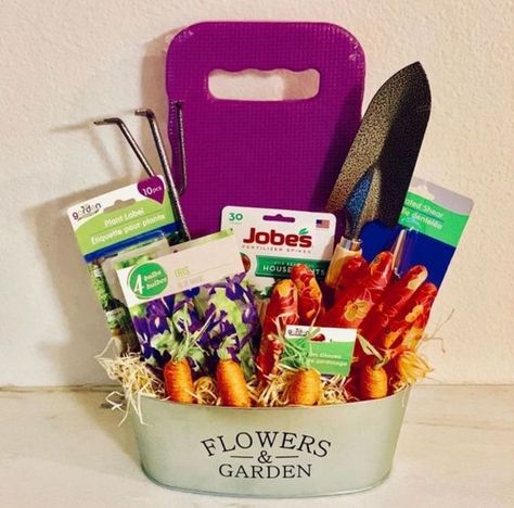 Dollar Tree Gardening, Gardening Gift Basket, Chapstick Gift, Making A Gift Basket, Gardening Gift Baskets, Dollar Tree Gifts, Homemade Gift Baskets, Raffle Basket, Raffle Baskets