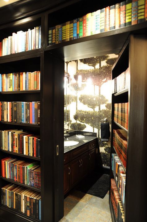 Hide yo kids, hide yo bathroom. | 26 Insanely Adventurous Home Design Ideas That Just Might Work Cozy Home Library Ideas, Gömda Rum, Skjulte Rum, Home Library Design Ideas, Cozy Home Library, Secret Doors, Casa Hobbit, Hidden Passage, Hidden Doors