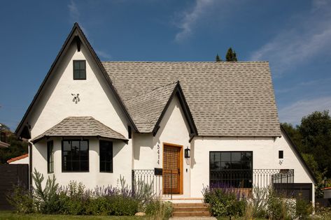 Photo 1 of 20 in A Dreary 1920s Tudor in L.A. Gets a Dashing New Look—and Hits the Market at $1.9M - Dwell Mirror And Sconces, Tudor Style Homes, Tudor House, Tudor Style, Los Angeles Homes, Spanish Style, White Paint, Architectural Digest, Cheap Home Decor