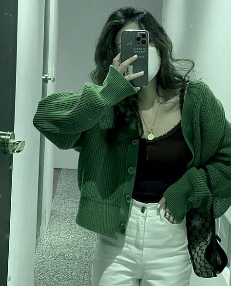 Green Cardigan Outfit, Trendy Outfit Ideas, Cardigan Outfit, Fall Outfit Ideas, Green Cardigan, Trendy Outfit, Trendy Fall, 가을 패션, Looks Style