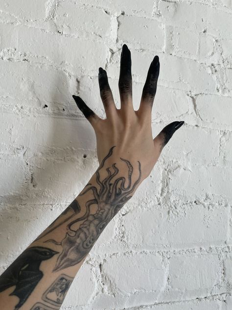 Hand Tatto, Black Fingers, Witches Fingers, Black Claws, Witch Nails, Hand Makeup, Witch Hands, Witch Makeup, Witch Costume