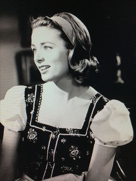 Charmian Carr, Maria Sound Of Music, The Sound Of Music Liesl Aesthetic, Maria The Sound Of Music, Sound Of Music Baroness, Christopher Plummer Sound Of Music, Sound Of Music Costumes, Lesley Gore, 50s Aesthetic