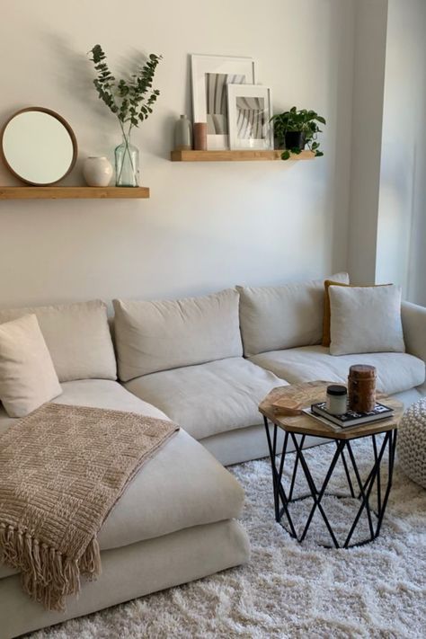 These living rooms look SO GOOD even though they are inside a small apartment! Apartment Decorating Living, Dream Apartment Decor, Apartment Living Room Design, Small Apartment Living Room, Appartement Design, Small Living Room Decor, Small Apartment Living, Apartment Decor Inspiration, Stylish Living Room