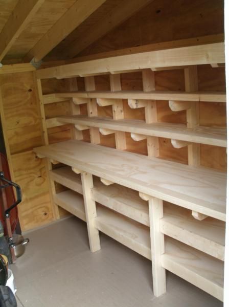 Shed Workbench and Shelves Shed Workbench, Casa In Pallet, Shed Shelving, Storage Shed Organization, Craft Shed, Wood Shed Plans, Shed Organization, Shed Kits, Storage Shed Plans