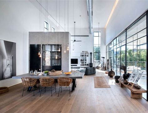 L-Shaped House with Functional Interior by Neuman Hayner Architects L Shaped House, Bright Living Room, Open Living Room, Loft Living, Loft Design, Interior Modern, High Ceilings, Design Del Prodotto, Style At Home