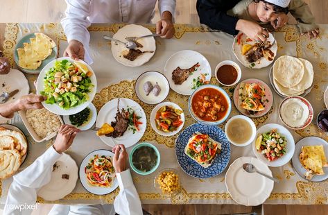 Download premium image of Muslim family having a Ramadan feast by Chanikarn Thongsupa about muslim, ramadan, islam, biryani and rice 425897 Easy Ramadan Recipes, Ramadan Celebration, Arabian Food, Iftar Recipes, Muslim Family, Avocado Smoothie, Bulgogi, Ramadan Recipes, Biryani