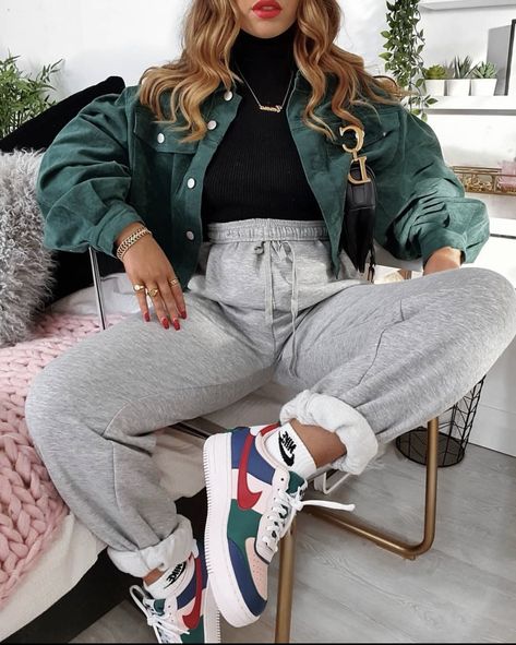 Winter Hipster, Kelsey Simone, Air Force 1 Outfit, Bekväma Outfits, Boty Nike, College Outfit, Teen Outfits, Populaire Outfits, Looks Street Style