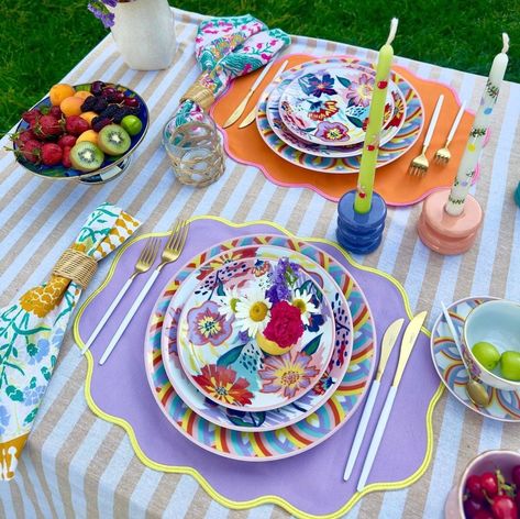 🧵 Handmade Embroidered Linen Colorful Placemat Set 🧵 🎉 Add a touch of elegance and charm to your dining table with these beautiful embroidered placemats!  🌈 Made with love and care, these vibrant placemats are perfect for enhancing your table decor and creating a welcoming atmosphere.  🏡 Whether you're hosting a dinner party or simply enjoying a family meal, these placemats will make every dining experience special. 🍽️ Designed to impress, the exquisite embroidery adds a unique and stylish flair to your table setting.  🎁 These placemats also make a thoughtful housewarming gift, bringing warmth and beauty to any new home.  🌟 Crafted with high-quality linen fabric, these placemats are not only visually appealing but also durable and easy to clean.  💕 Create a memorable dining ambian Simple Colorful Table Decor, Colorful Thanksgiving Table, Funky Placemats, Fun Placemats, Colorful Placemats, Girly Apartment Ideas, Embroidered Placemats, Colorful Table Setting, Table Place Mats