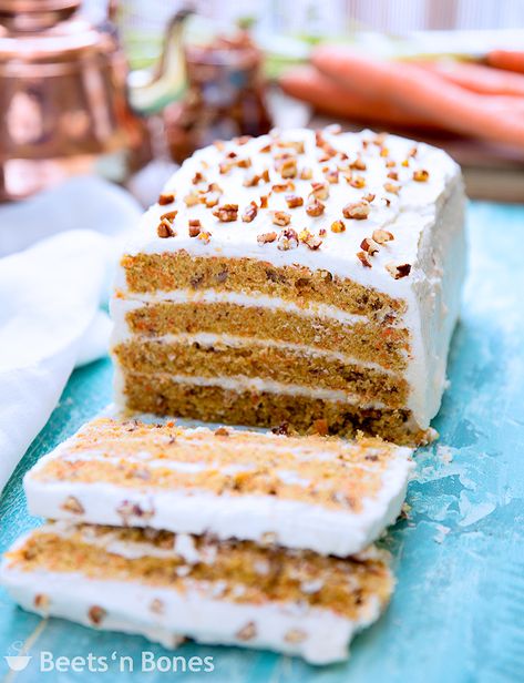 Light, moist and not-too-sweet carrot cake + mascarpone frosting with farmers cheese Pretty Pizza, Carrot Cake Icing, Mascarpone Frosting Recipe, Cake With Mascarpone Frosting, Cake With Mascarpone, Russian Desserts, Mascarpone Frosting, Cake Frosting Recipe, Sweet Carrot